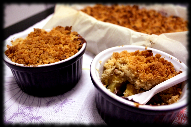 Crumble de manzanas con mermelada de moras