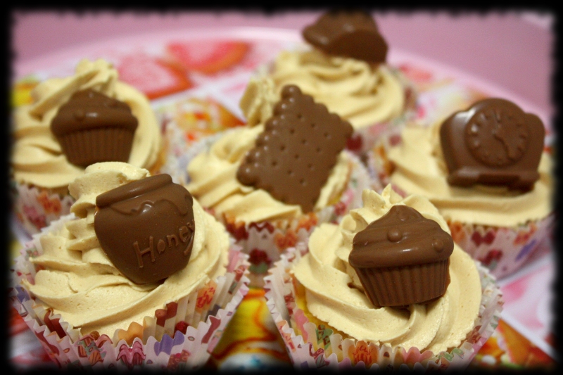 Cupcakes de chocolate con buttercream de vainilla. Hora del té!