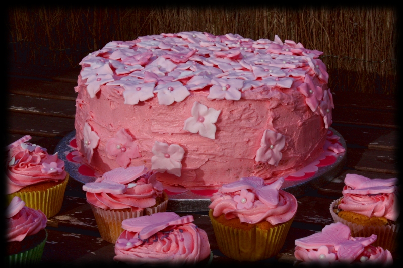 Tarta Rosa con flores