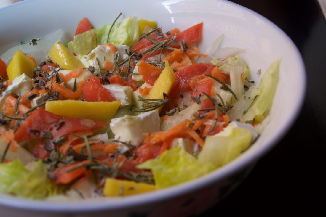 Ensalada de salmón y mango